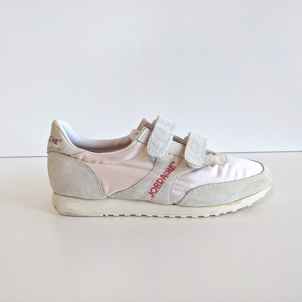 💔SOLD💔 Deadstock Jordache 'satins' running shoes